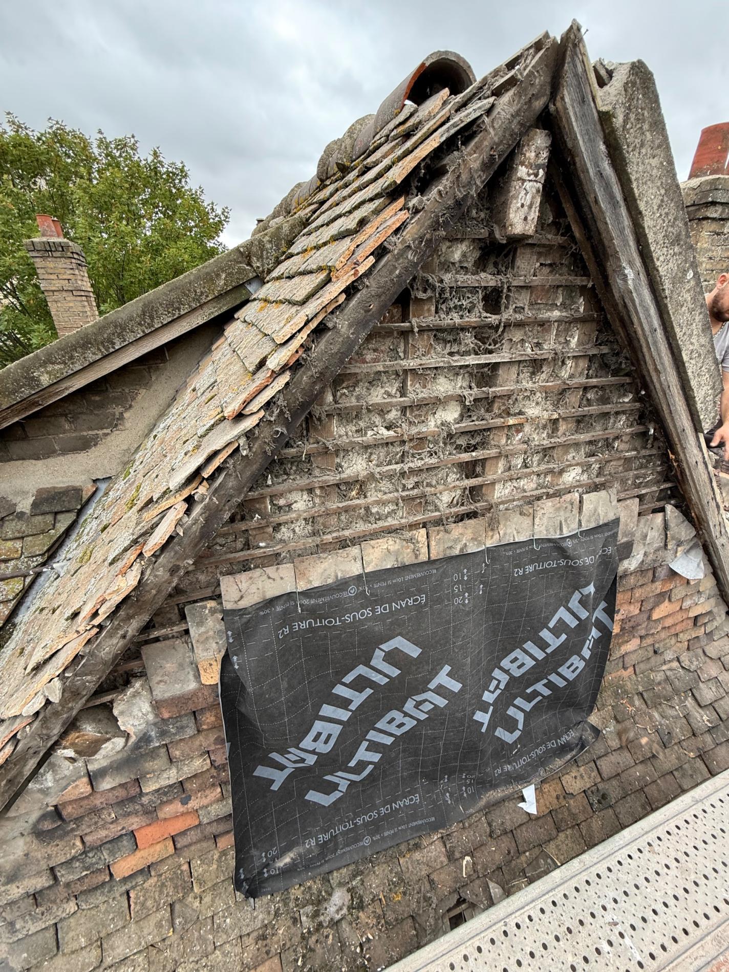 Chantier actuel sur la commune de Houilles 78800 , tuiles plates Elysee coloris Longchamps