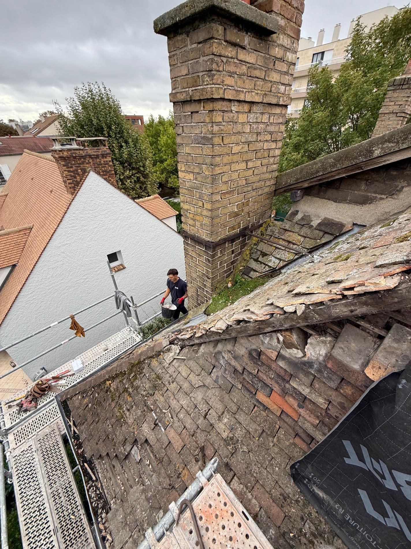 Chantier actuel sur la commune de Houilles 78800 , tuiles plates Elysee coloris Longchamps