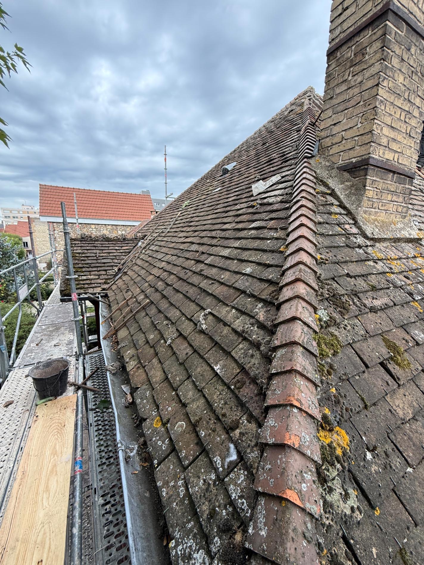 Chantier actuel sur la commune de Houilles 78800 , tuiles plates Elysee coloris Longchamps