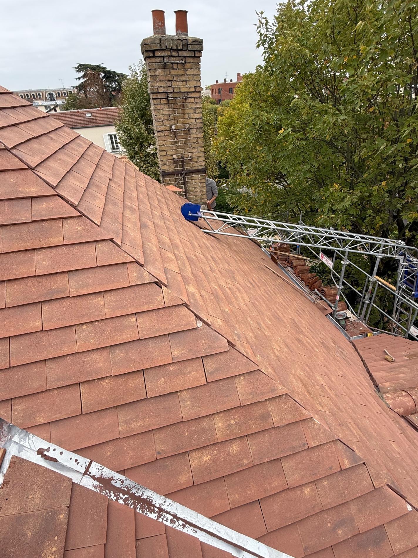 Chantier actuel sur la commune de Houilles 78800 , tuiles plates Elysee coloris Longchamps