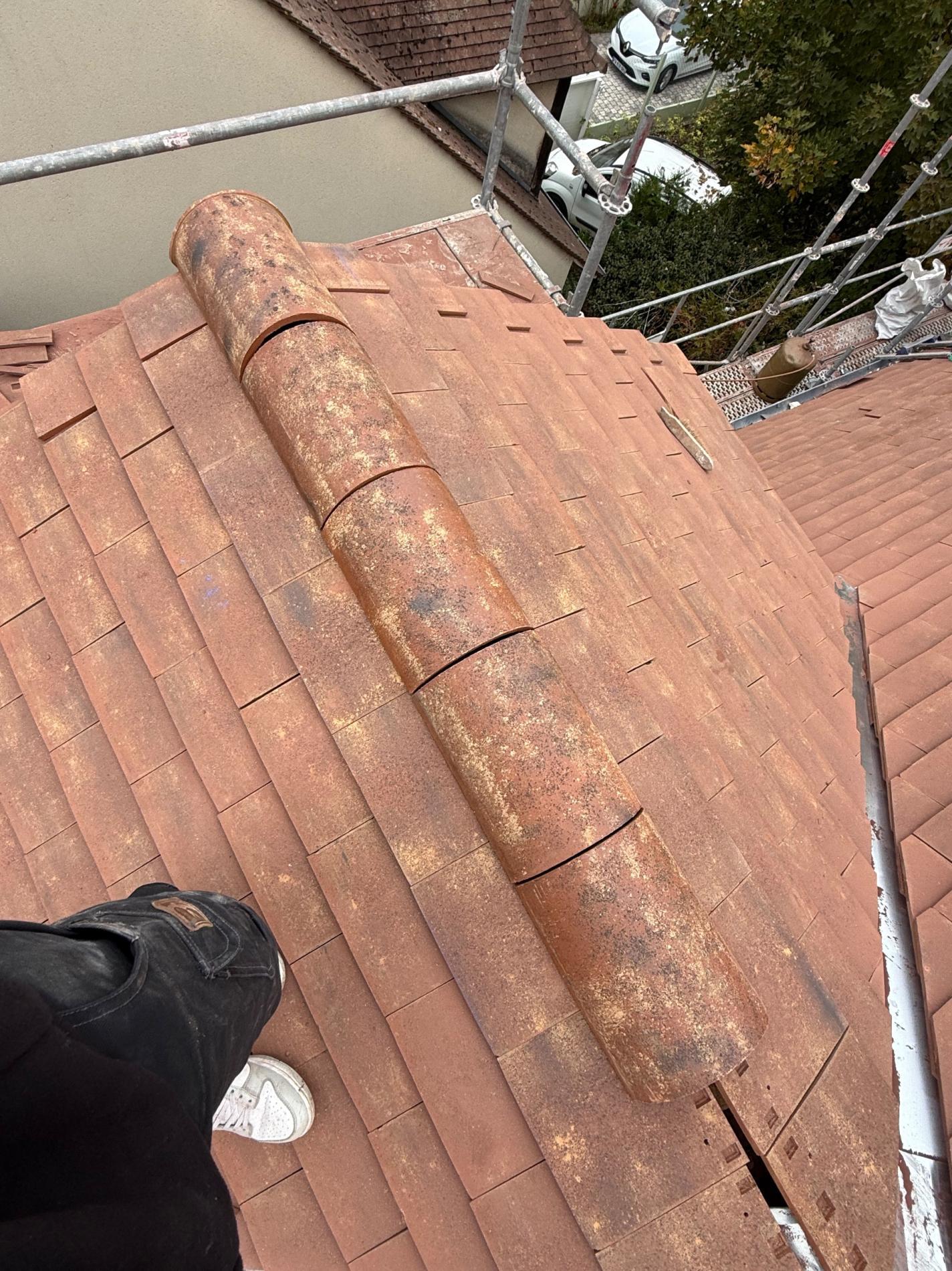 Chantier actuel sur la commune de Houilles 78800 , tuiles plates Elysee coloris Longchamps